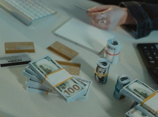 Best High-Yield Savings Accounts 2024: Top Rates and Features Compared