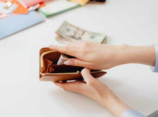 Best Savings Account Australia 2024: Top Interest Rates and Bank Features