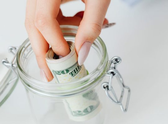 2024 Debt Payoff Strategies: Quantitative and Psychological Approaches to Reclaiming Financial Agency
