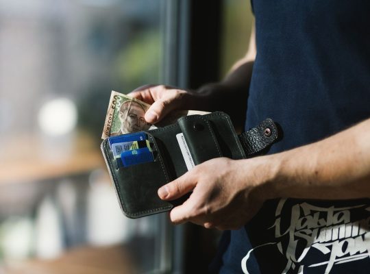 The No-Spend Challenge: How to Do a Spending Freeze the Right Way
