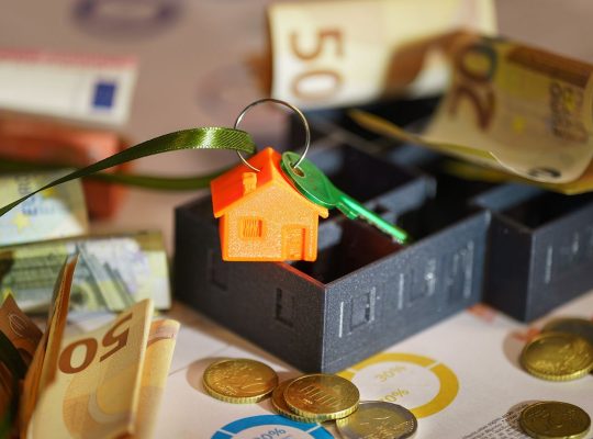 Diversifying Beyond Stocks: Gold, Commodities, and Real Estate
