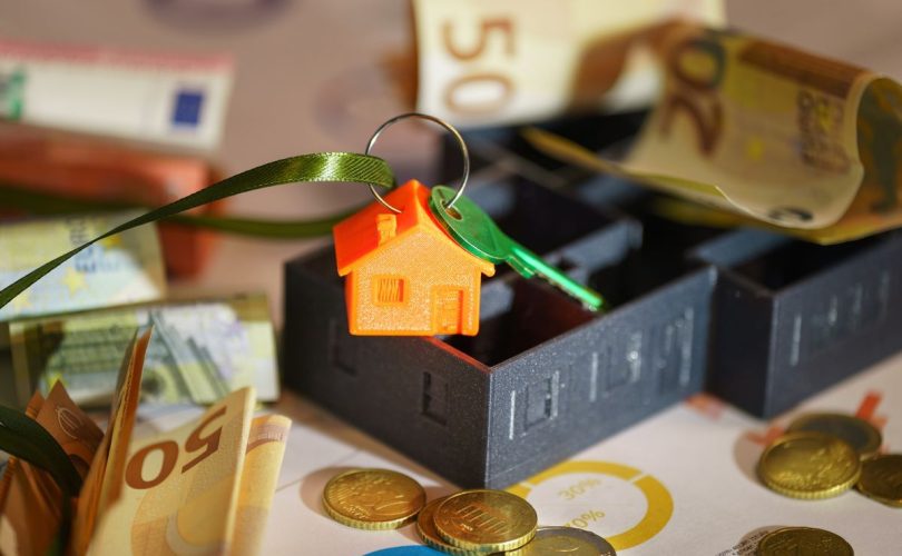 Diversifying Beyond Stocks: Gold, Commodities, and Real Estate