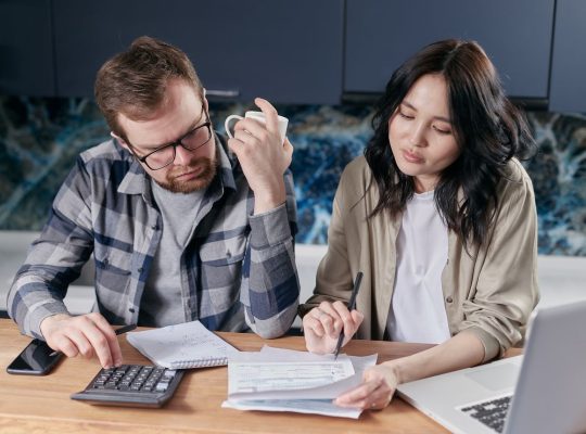 How to Split Finances as a Couple: Joint, Separate, or Hybrid?