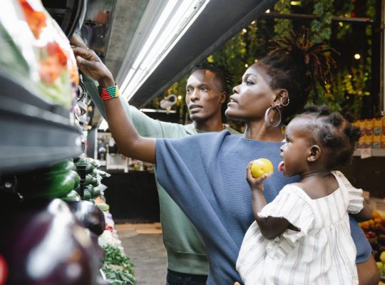 7 Grocery Budgeting Hacks That Actually Work This Month