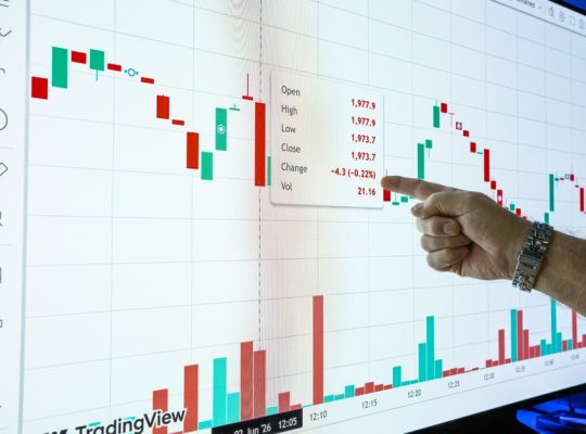 Vanguard Target Retirement Funds Vs Fidelity Freedom Funds: Vanguard vs. Fidelity Funds: Early Retirement Pick in 2026